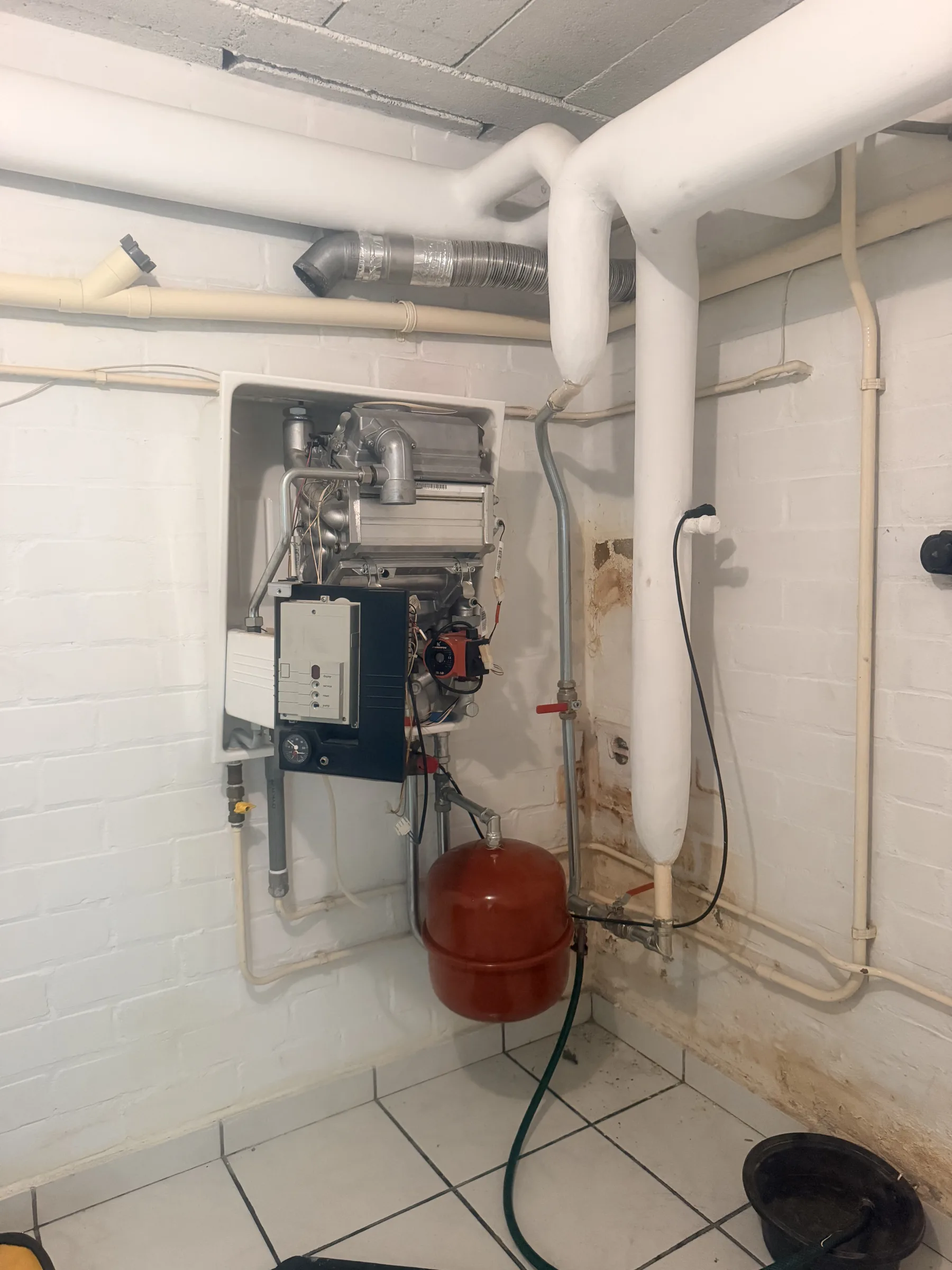 Oude cv-ketel en elektrische boiler vervangen door één complete installatie